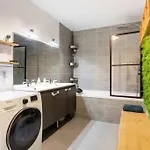 Apartment Avec 3 Au Pied Du Tram Avec Internet !