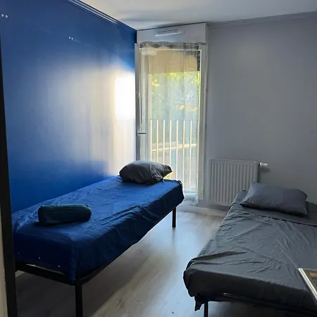 Avec 3 Au Pied Du Tram Avec Internet ! Eysines