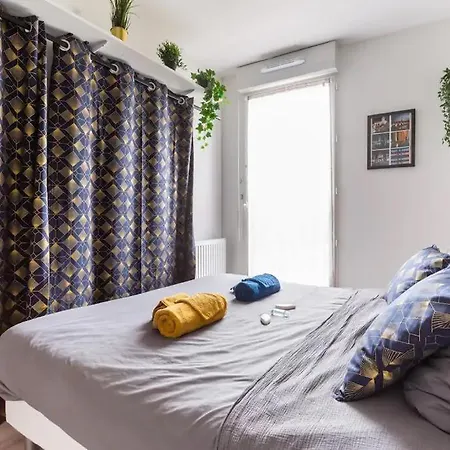 Avec 3 Au Pied Du Tram Avec Internet ! Apartment *