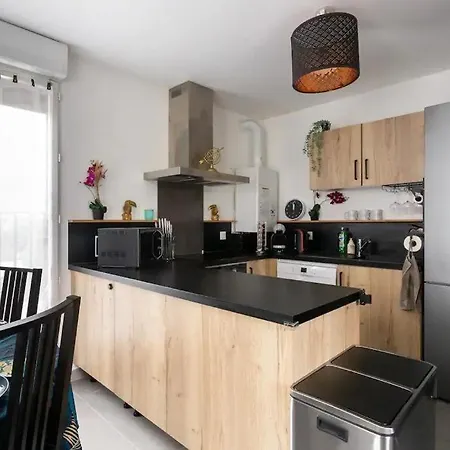 Avec 3 Au Pied Du Tram Avec Internet ! Apartment *